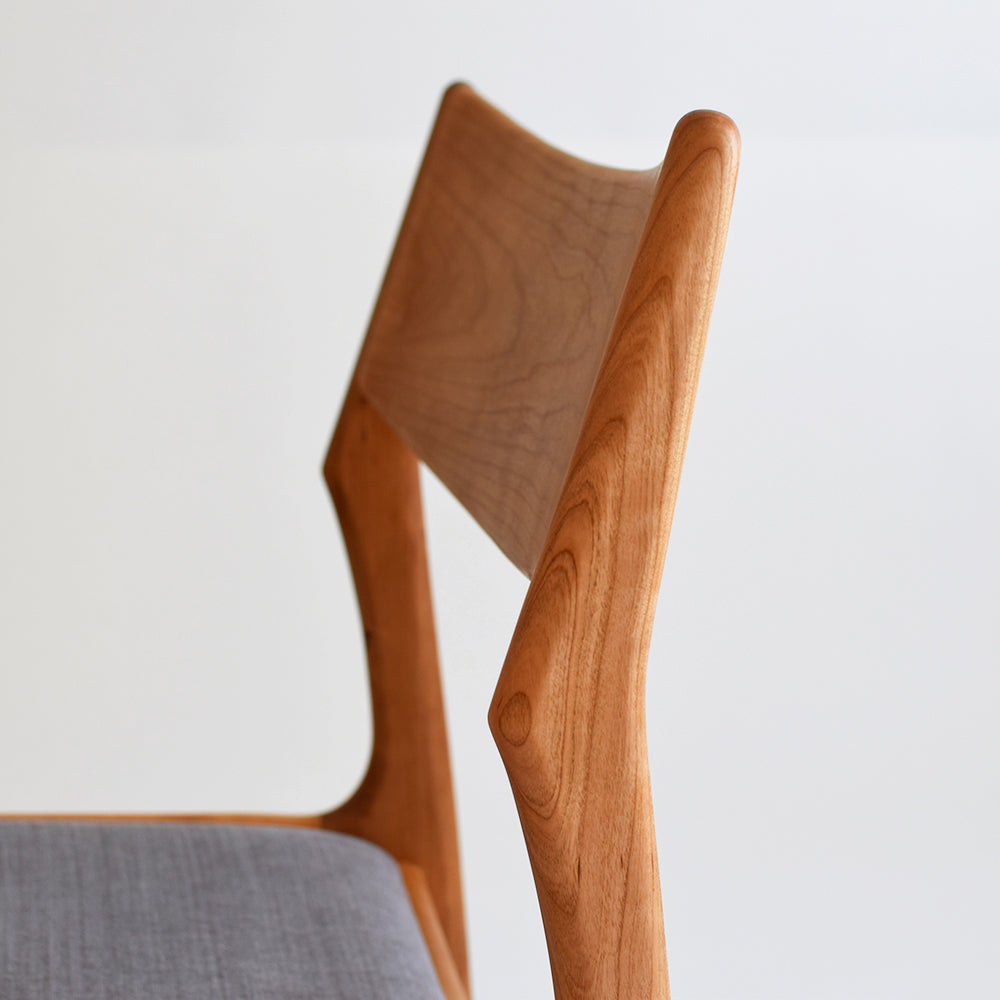 yu-dining chair/cherry