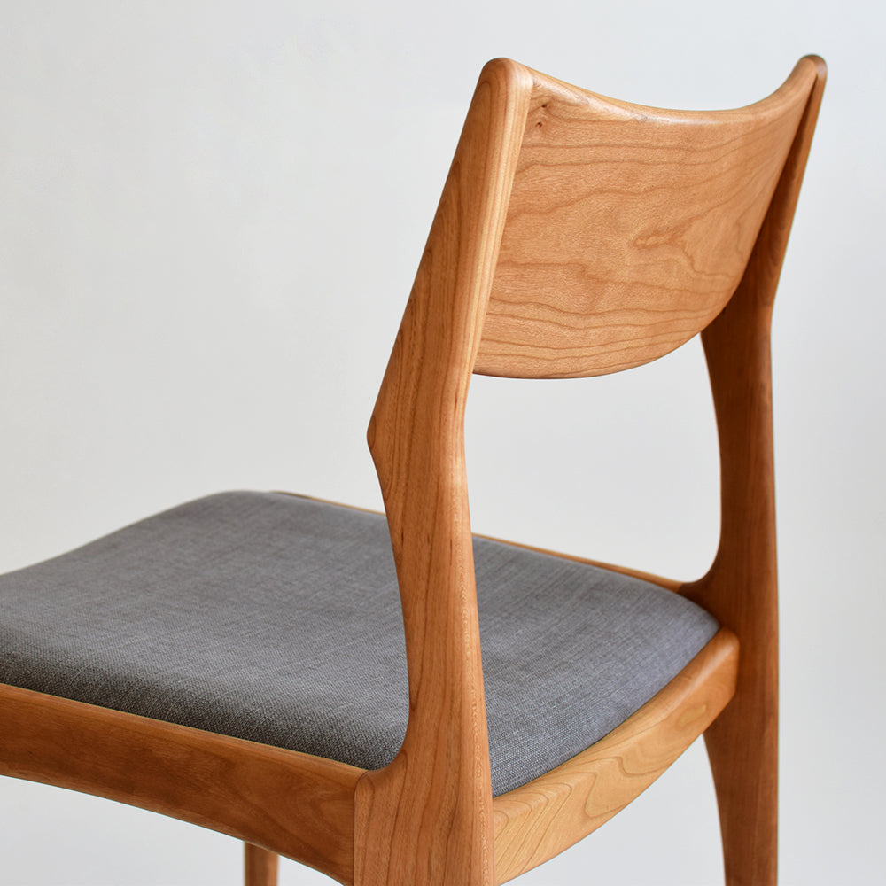 yu-dining chair/cherry